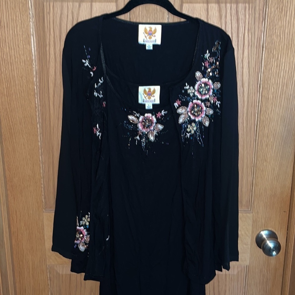 Ameri Mode Black Embroidered Floral Pattern Strap… - image 6